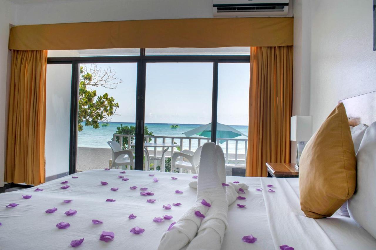 Beach Front Hotel Очо-Риос Экстерьер фото