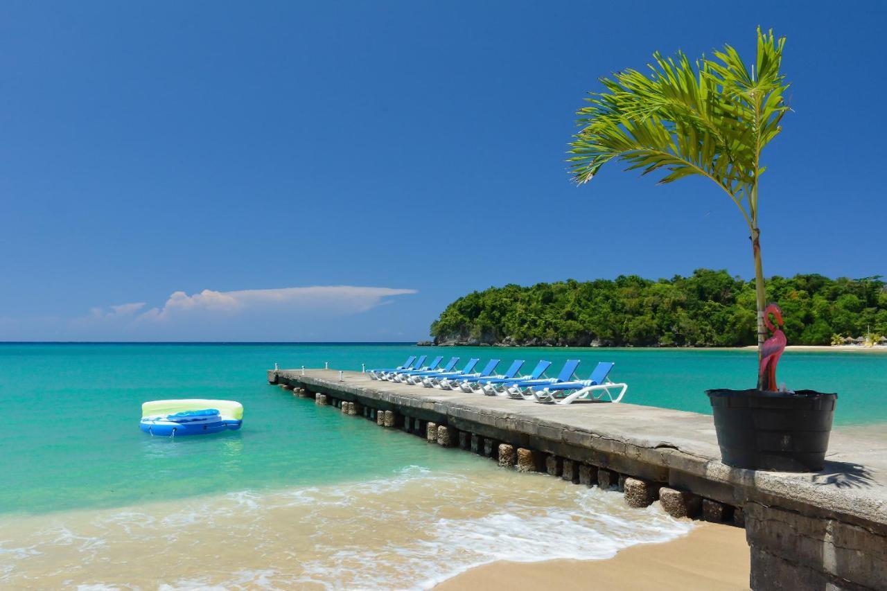 Beach Front Hotel Очо-Риос Экстерьер фото
