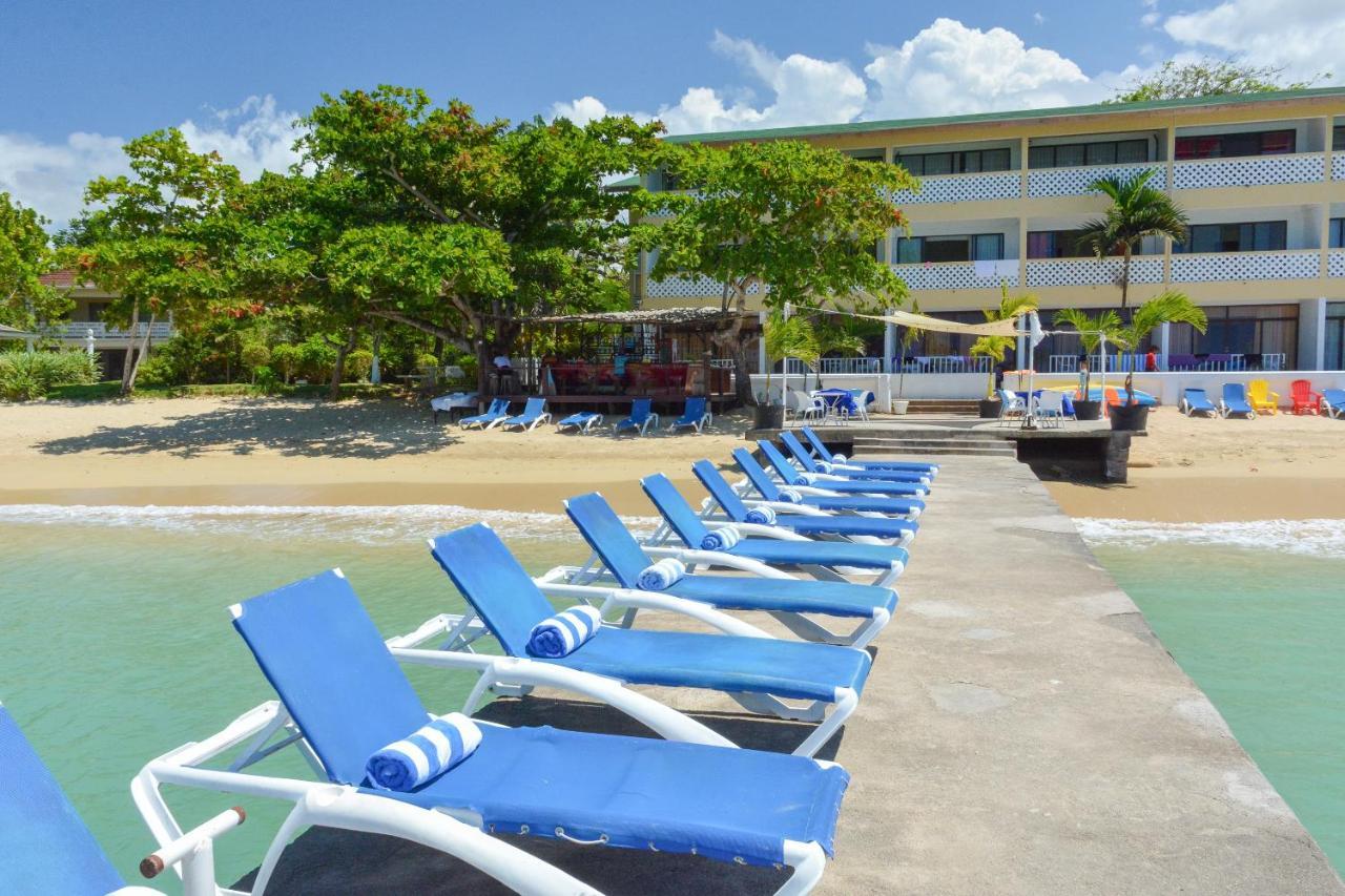 Beach Front Hotel Очо-Риос Экстерьер фото